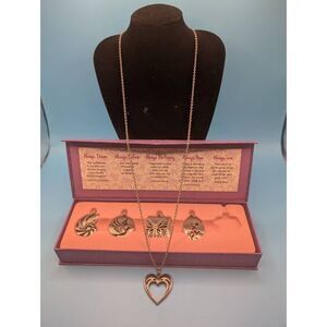 *Always be true Interchangeable pendants necklace